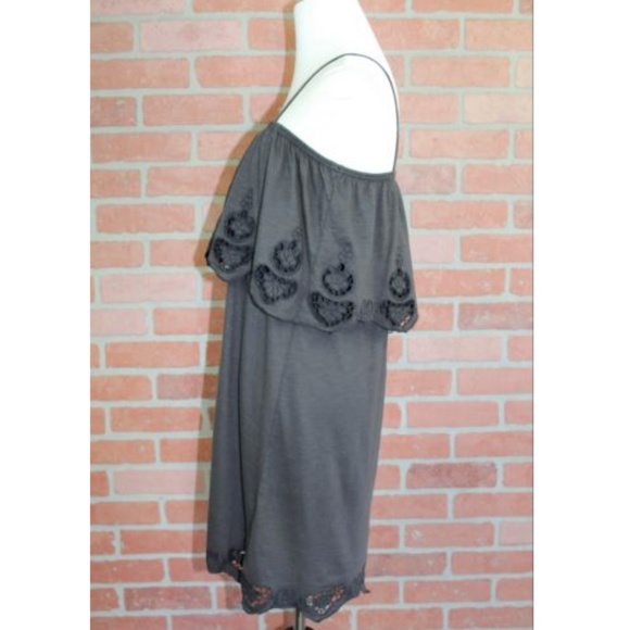 TOPSHOP Charcoal Eyelet Off the Shoulder Dress - Picture 3 of 5